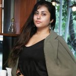 cinemaglitz-actress-namitha-at-bobby-bistro-cake-mixing
